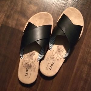 IZOD Alyssa Strap Black Sandals Women's - Size 6